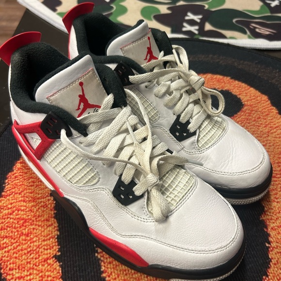 Jordan 4 White and Red size 7Y - Picture 1 of 6
